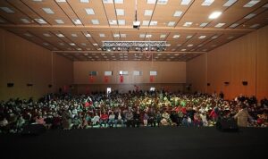 Çocuklar Tiyatro Etkinliğine Büyük İlgi Gösterdi