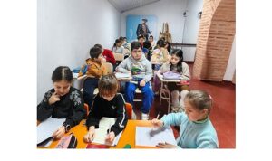 Kadın ve Çocuk Dayanışma Merkezi’nde İngilizce Derslerine Yoğun İlgi