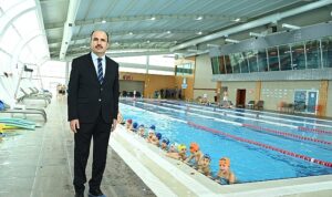 Konya Büyükşehir’in 20 İlçede 15 Bin Öğrenciye Yüzme Öğretiyor