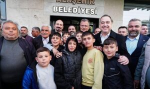 Alaşehirliler Büyükşehir’in İftar Sofrasında Buluştu