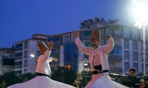 Torbalı’da 3 bin kişi aynı sofrada oruç açtı