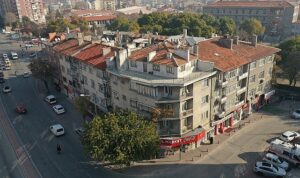 Başkan Altay Beşyol Kavşağı’nda Kamulaştırdıkları 8 Binada Yıkım Çalışmalarını Tamamladıklarını Açıkladı