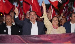 19 Mayıs Coşkusu Fener Alayı ve Işın Karaca Konseriyle Taçlandı