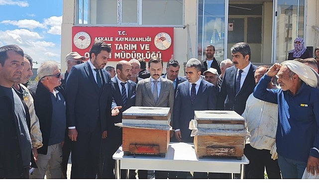 Akfen Yenilenebilir Enerji’den Dünya Arı Günü Kapsamında Aşkale’de Üreticilere Yüzde 70 Hibeli Arılı Kovan Desteği