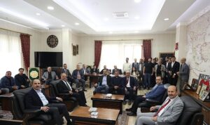 Başkan Altay Sarayönü’nde Vatandaşlarla Buluştu