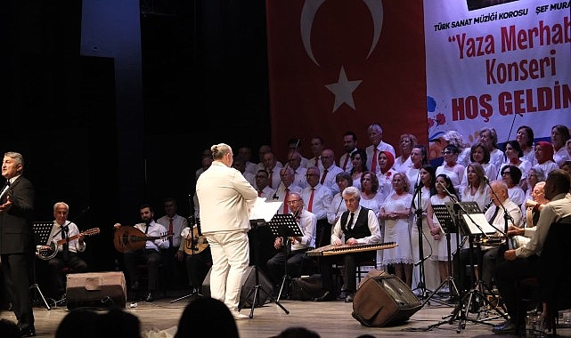 Başkan Çerçioğlu Sevilen Şarkıları Aydınlılar ile Buluşturdu