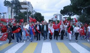 Burhaniye’de Fener Alayı Coşkusu