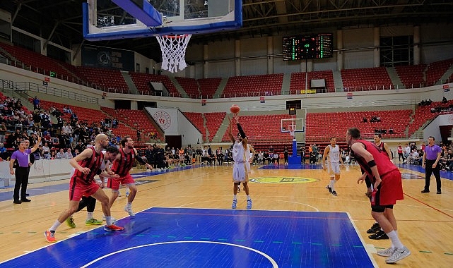 Büyükşehir Seriyi Üçüncü Maça Taşıdı