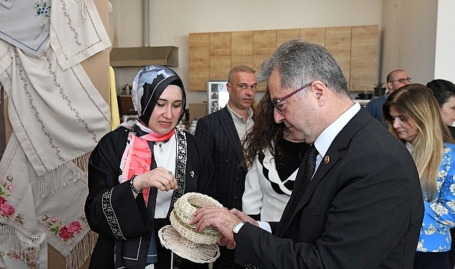Demirtaş’ta OSMEK Kursiyerlerinin El Emeği Sergilendi