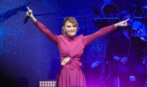 Emiralem Çilek Festivali’ne görkemli açılış