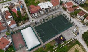 Gemlik’te Halı Sahalar Yenilendi