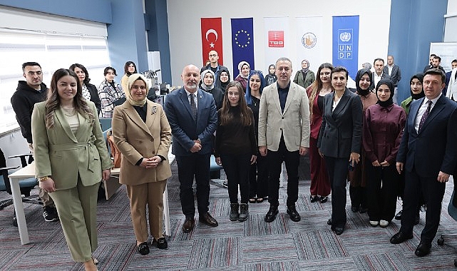Gençler İçin Dijital Gençlik Merkezi Açıldı…