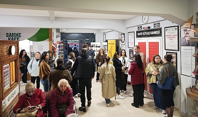 Giresun Sahnesinde İstanbul Rüzgarı: İki Oyun, Binlerce Alkış