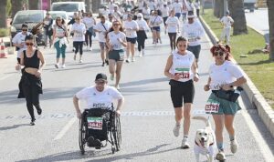 Karşıyaka tek yürek oldu, Zübeyde Anne’ye koştu!