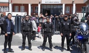 Keçiören zabıtasından öğrenci güvenliği için yoğun mesai