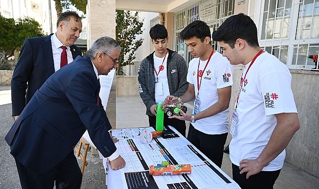 Kemer’de TÜBİTAK 4006 Bilim Fuarı