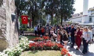 “Öz annemizsiniz, hepimiz sizin çocuklarınızız”