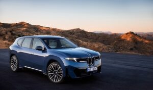 Pirelli BMW iX3 İçin Her İkisi De Elect Teknolojisine Sahip İki Özel P Zero Lastiği Geliştirdi