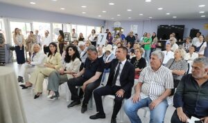 Seferihisar Belediyesi Üçüncü Yaş Üniversitesi’nin dönem sonu etkinliği, “Bir Çınar Bin Umut” temasıyla Sığacık Sosyal Tesisleri’nde yoğun katılımla gerçekleştirildi.