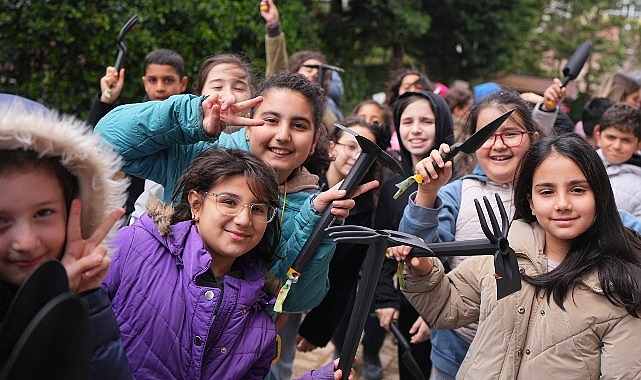 Üsküdar’da Ata Tohumu Toprakla Buluştu: Miniklerden Geleceğe Yeşil Adım