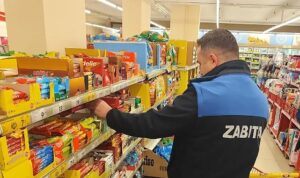 Zabıta Ekiplerinden Bakkal Ve Marketlere Denetim