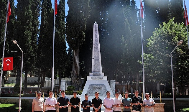 15 Temmuz öncesi şehitlikte anlamlı buluşma