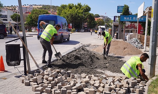 Ayvalık’ta kaldırımlar yayalar için daha güvenli, düzenli ve kullanışlı…