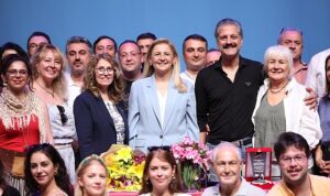 Bakırköy Belediye Tiyatroları’ndan Büyük Başarı