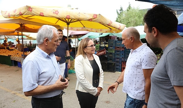 Başkan Akın Pazar Esnafı ve Vatandaşlarla Buluştu