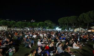 Başkan Çerçioğlu Vatandaşları Tekstil Park ve Mimar Sinan Parkı’nın Eşsiz Atmosferinde Açık Hava Sineması ile Buluşturdu