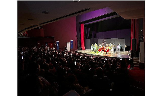 Başkan Çerçioğlu’nun Başlattığı Yaratıcı Drama Atölyesi’nin Minik Öğrencilerinden Muhteşem Gösteri