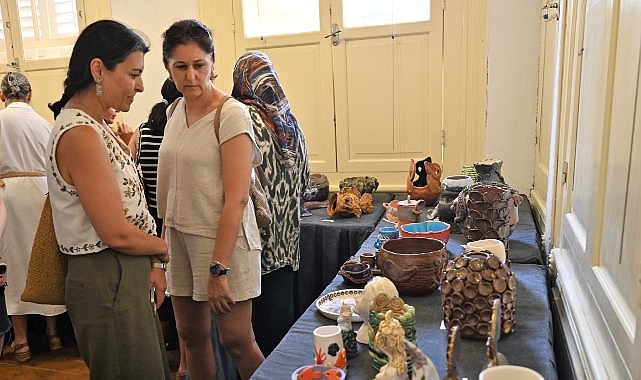 Bornova’da çamura şekil veren kursiyerlerden mitolojik esinti