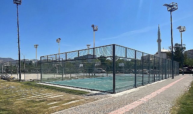 Bostanlı Sahili’ne yeni padel kortları geliyor