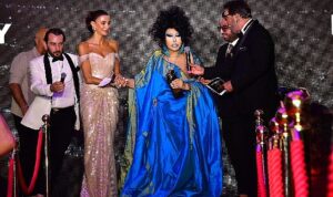 Bülent Ersoy Ankara’daki Törende Geceye Damga Vurdu