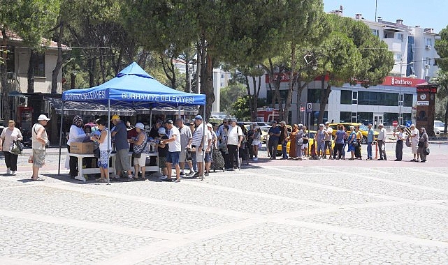 Burhaniye Belediyesi’nden Geleneksel Aşure Hayrı