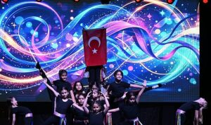 Büyükşehir’in Minikleri Yıl Sonu Gösterisinde Alkış Topladı