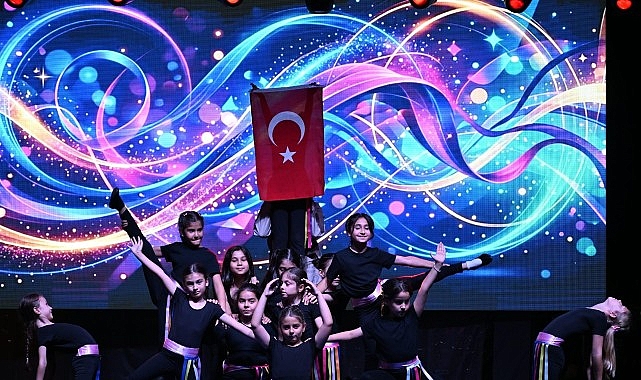 Büyükşehir’in Minikleri Yıl Sonu Gösterisinde Alkış Topladı