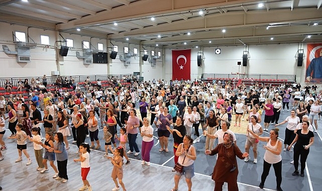 Çiğli’de Aerobik ve Dans Gecesi Coşkusu