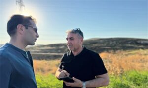 Foça’da makilik alandaki yangın kontrol altına alındı