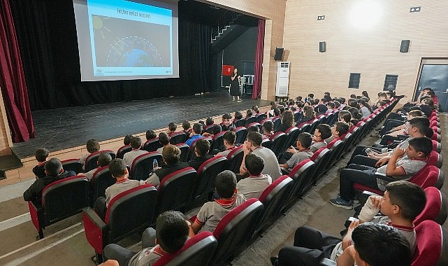 Gaziemir Belediyesi’nden 5 bin 486 öğrenciye geri dönüşüm eğitimi