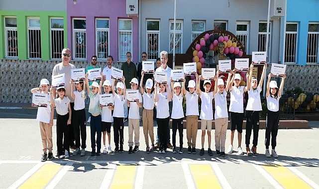 Geleceğin Şampiyon Tenisçileri Osmangazi’de Yetişiyor