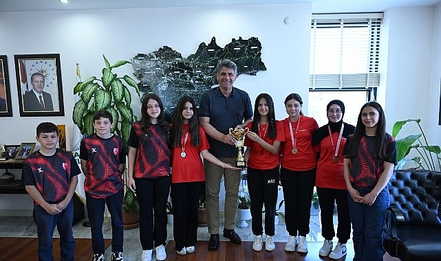 Genç Sporcular Başarılarını Başkan Kocaman’la Paylaştı
