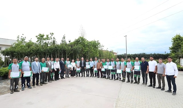 İnegöl Belediyesi’nde 19 Personele Bahçıvanlık Sertifikası Verildi