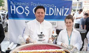 Kadıköy’de 21 Mahallede Aşure İkramı