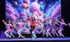Karneval’da çocuklar Luna’nın ışığı ile büyülendi