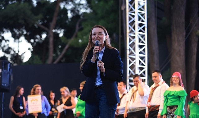 Konak’ın Halk Oyunları Şenliği 20. yıl gururu yaşattı