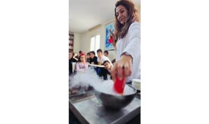 Maltepe’de çocuklar bilimi eğlenerek öğreniyor