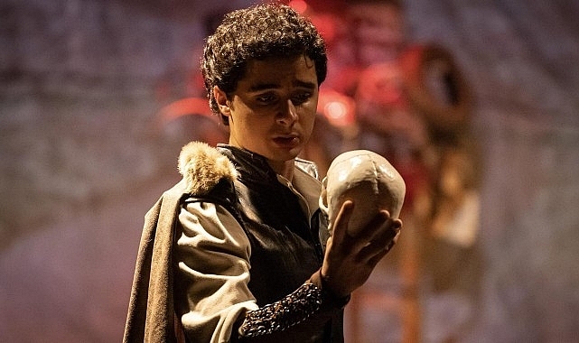 Maltepe’nin “Hamlet”i Romanya’da ayakta alkışlandı