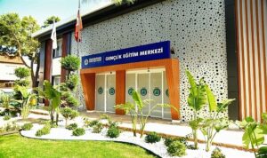 Menemen, eğitim yatırımlarıyla örnek gösteriliyor