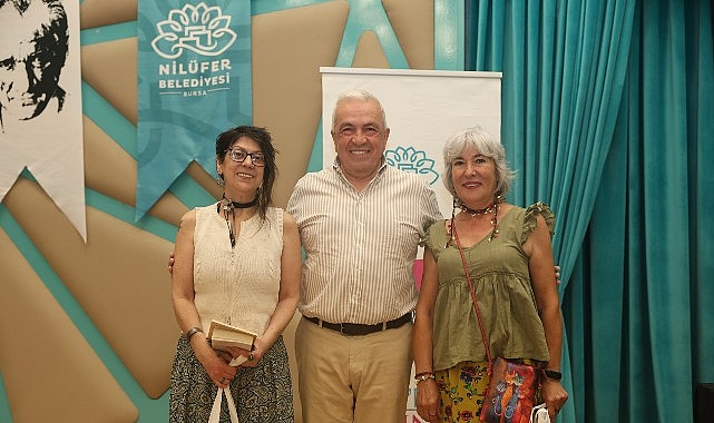 Nilüferli kadınlar yılın yazarını şiirleri ile andı